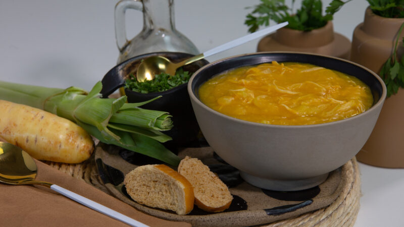 Caldo de Mandioquinha c/ Frango e Alho Poró (450ml)