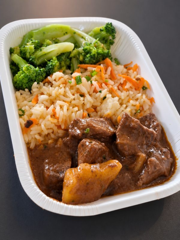 FIT de Carne de Panela c/ Mandioca, Arroz c/ Cenoura e Brócolis Refogado (300g)