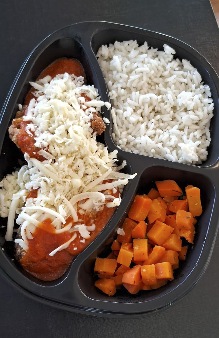 JANTINHA de Parmegiana de Peixe, Arroz Branco e Cenoura c/ Ervilha (400g)