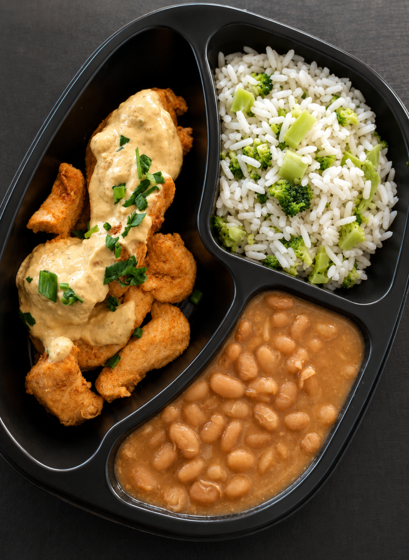 JANTINHA de Tiras de Frango Grelhado ao Molho Mostarda, Arroz c/ Brócolis e Feijão Carioca (400g)