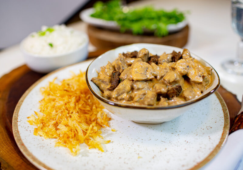 Strogonoff de Carne c/ Champignon (400g)